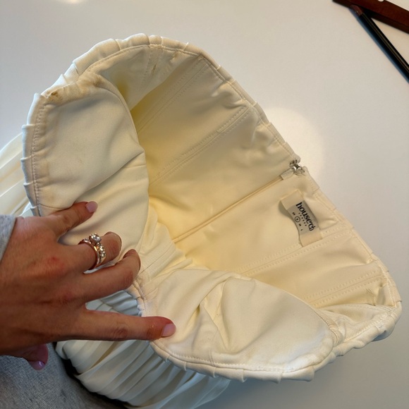 House of CB Amorata Dress Ivory - Picture 4 of 5